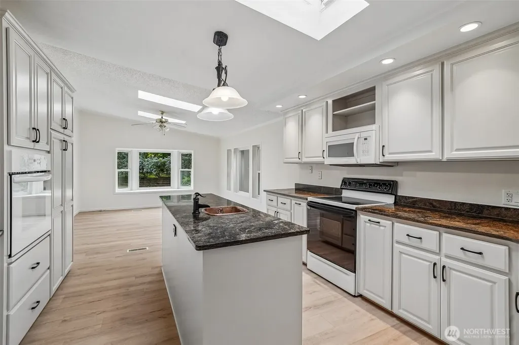215 105th Avenue E Edgewood WA 98372