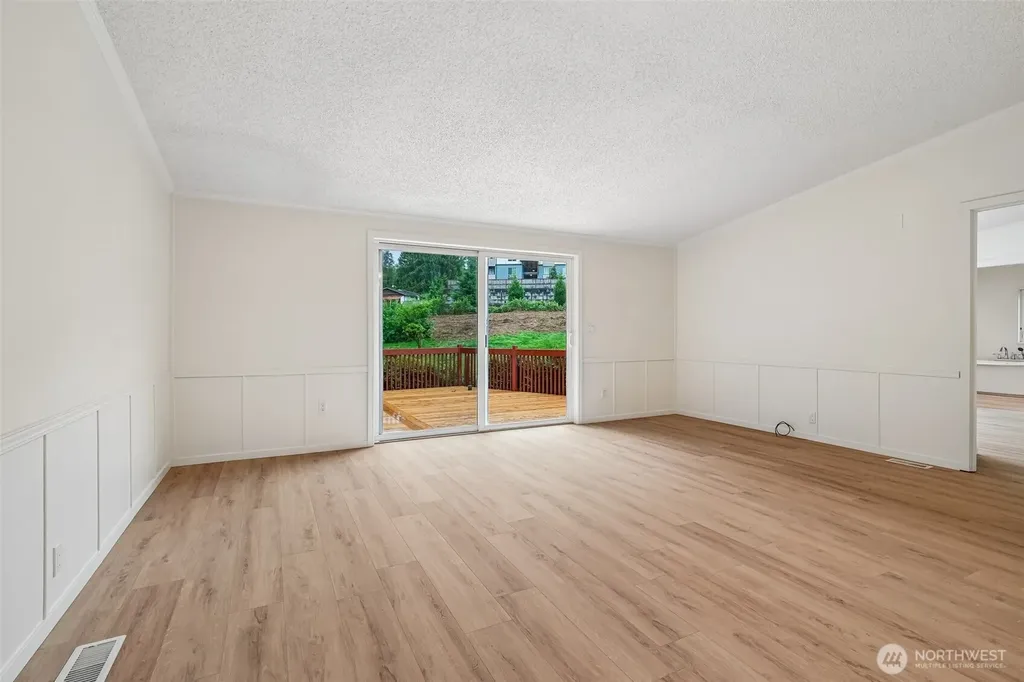 215 105th Avenue E Edgewood WA 98372