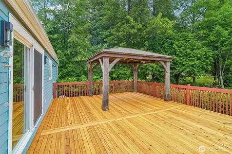 215 105th Avenue E Edgewood WA 98372