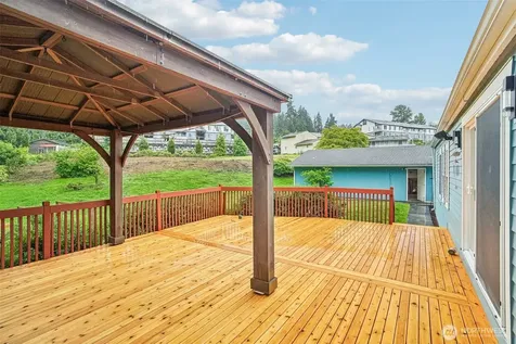 215 105th Avenue E Edgewood WA 98372