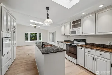 215 105th Avenue E Edgewood WA 98372
