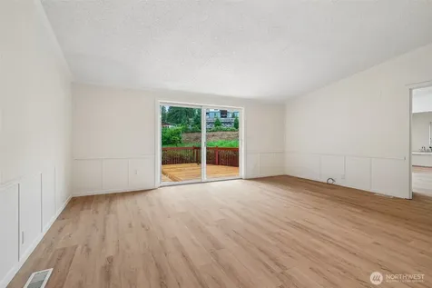 215 105th Avenue E Edgewood WA 98372