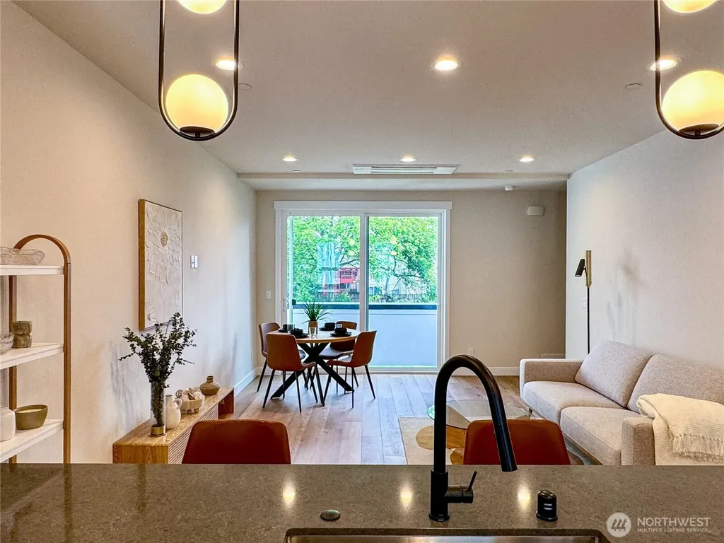 6947 42nd Avenue S Seattle WA 98118