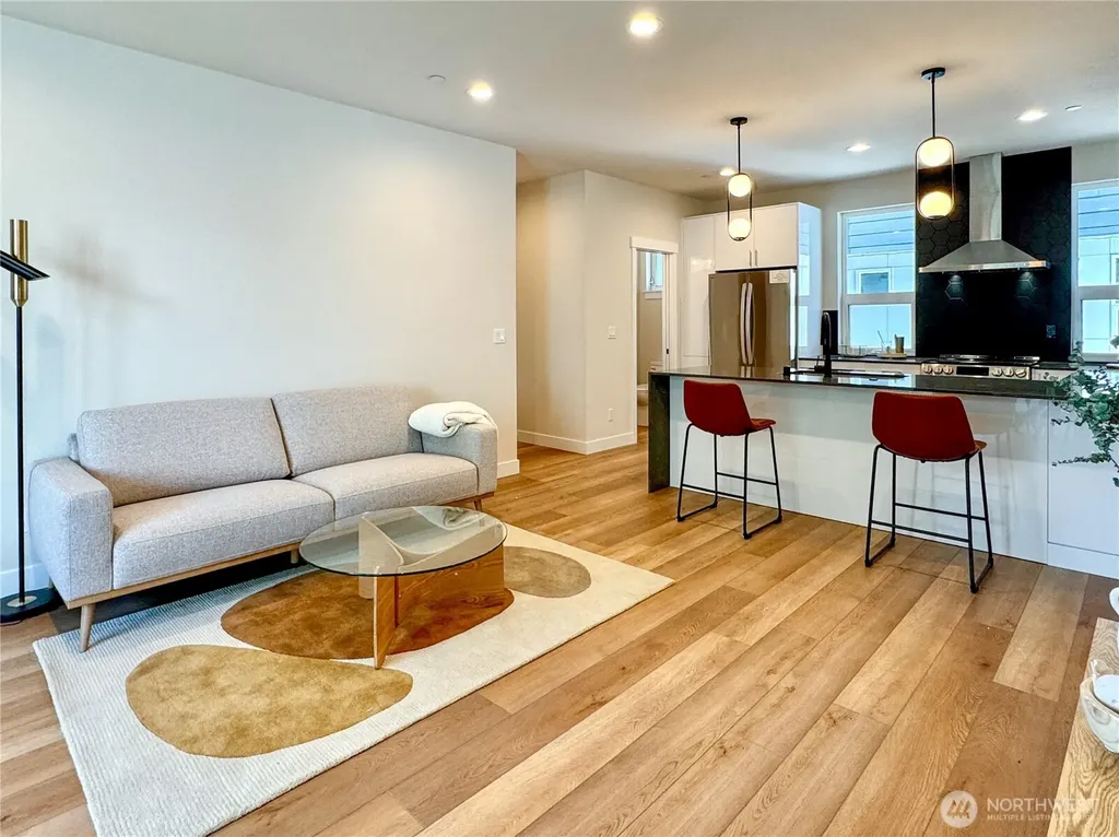 6947 42nd Avenue S Seattle WA 98118