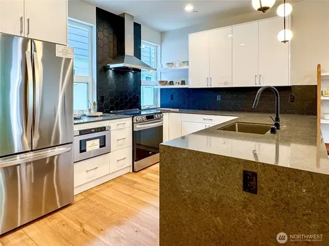 6947 42nd Avenue S Seattle WA 98118
