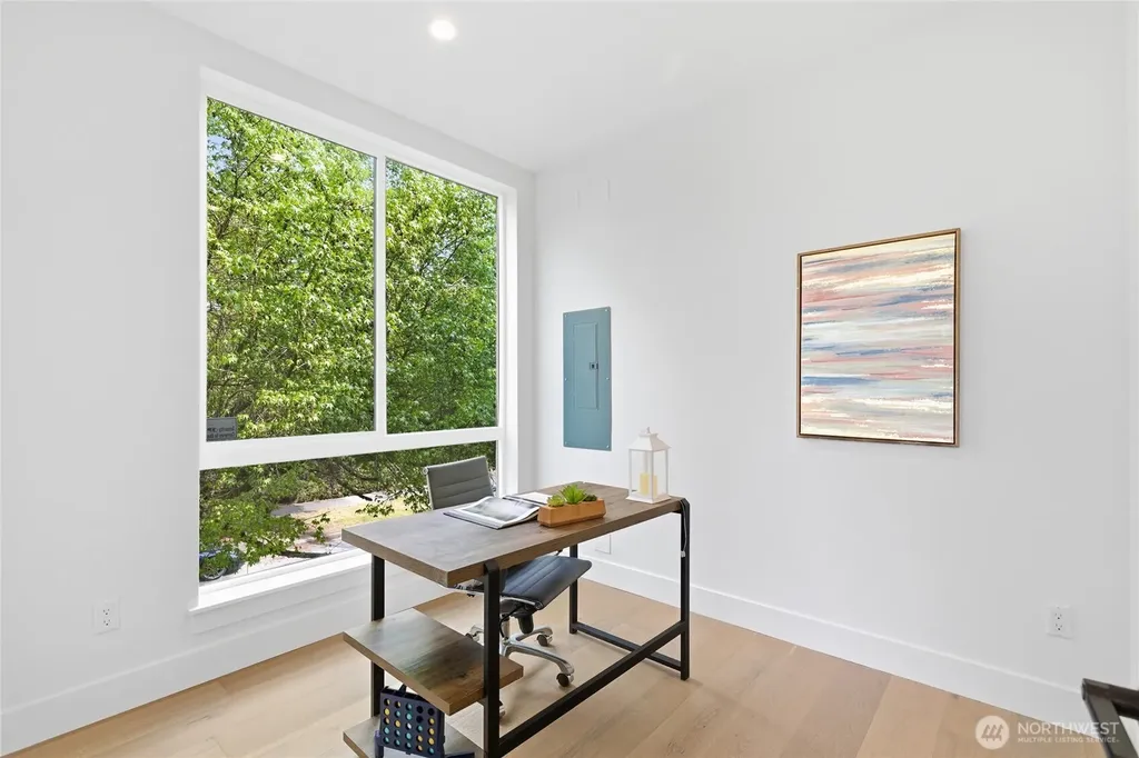 6221 9th Avenue NE Seattle WA 98115
