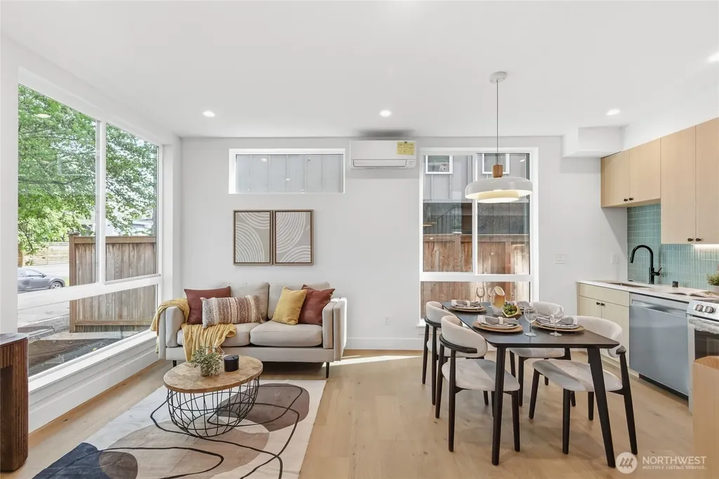 6221 9th Avenue NE Seattle WA 98115