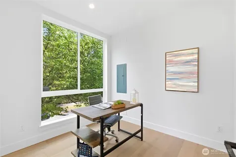 6221 9th Avenue NE Seattle WA 98115