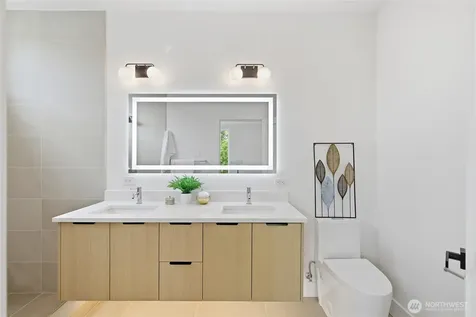 6221 9th Avenue NE Seattle WA 98115