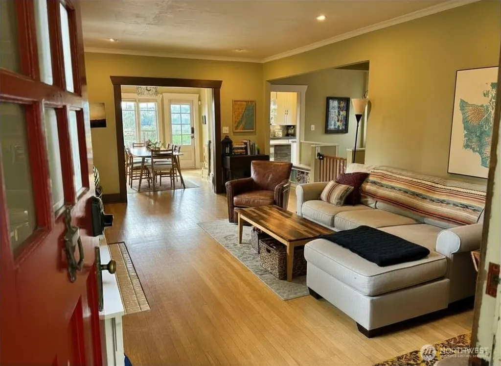 2535 12th Avenue W Seattle WA 98119