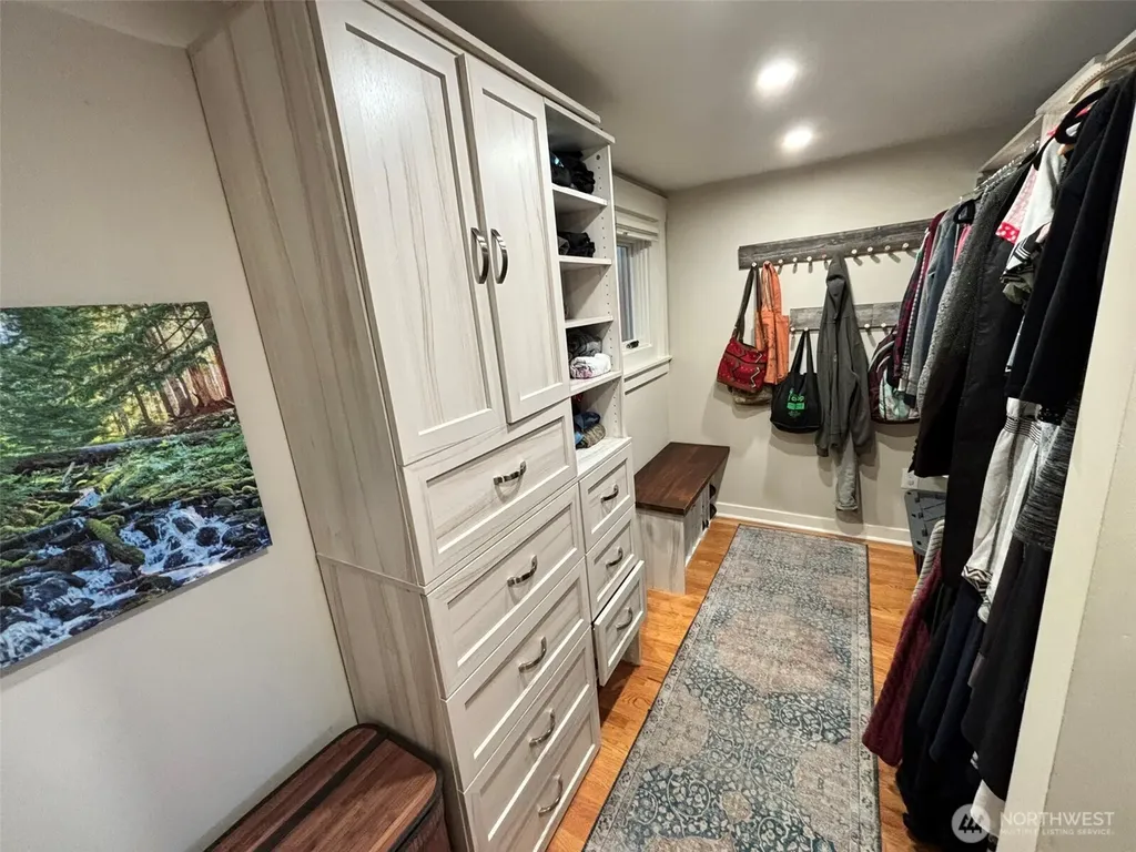 2535 12th Avenue W Seattle WA 98119