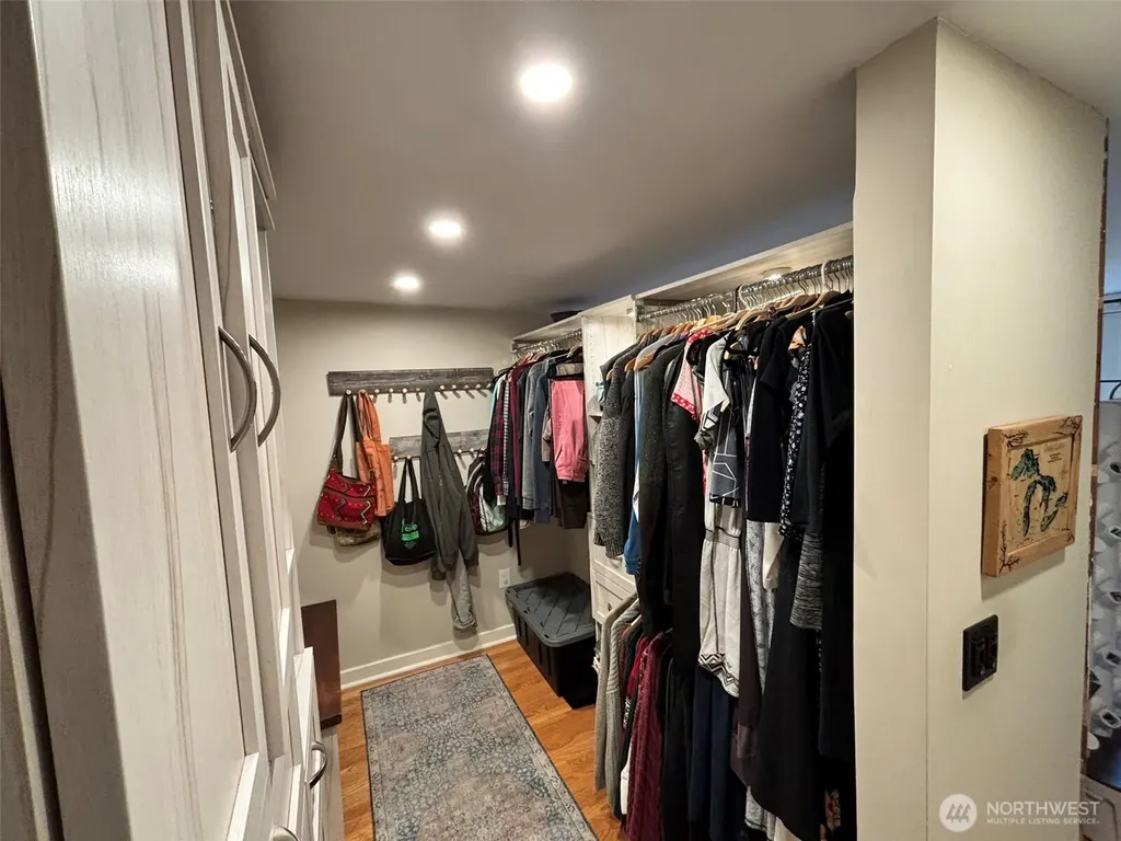 2535 12th Avenue W Seattle WA 98119