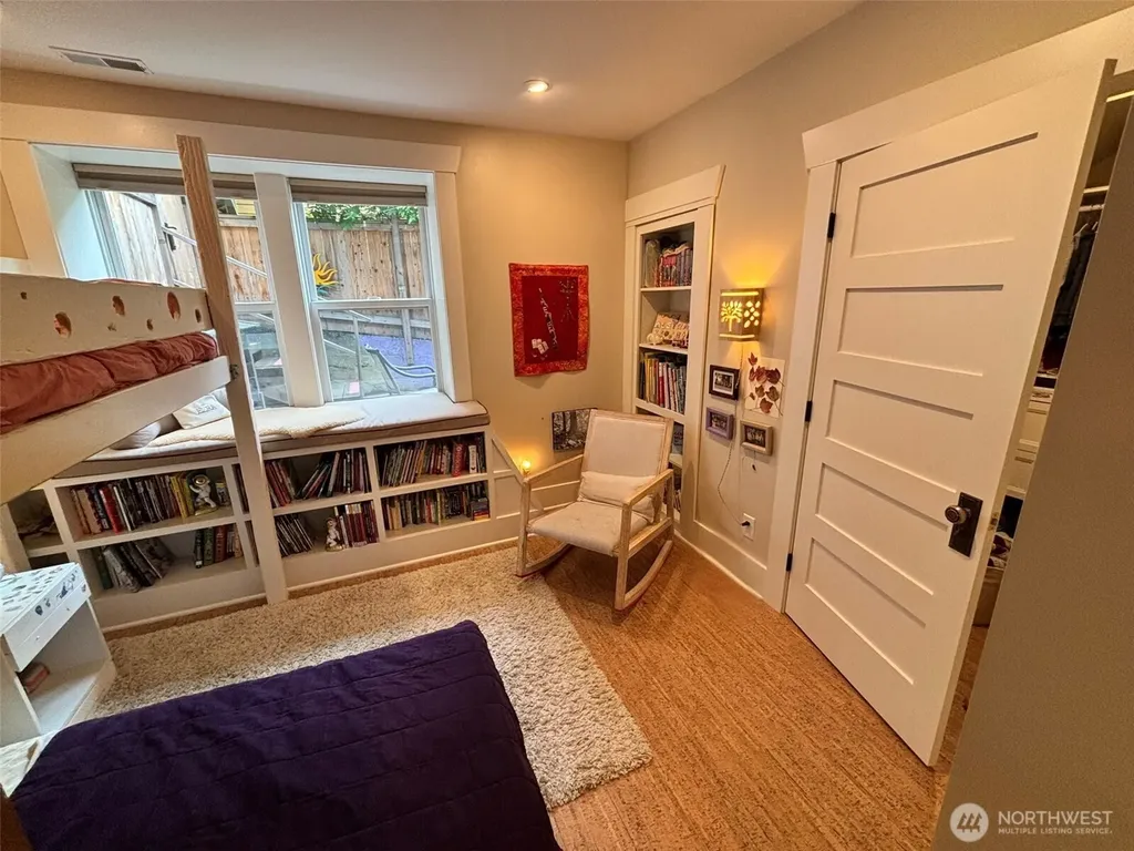 2535 12th Avenue W Seattle WA 98119