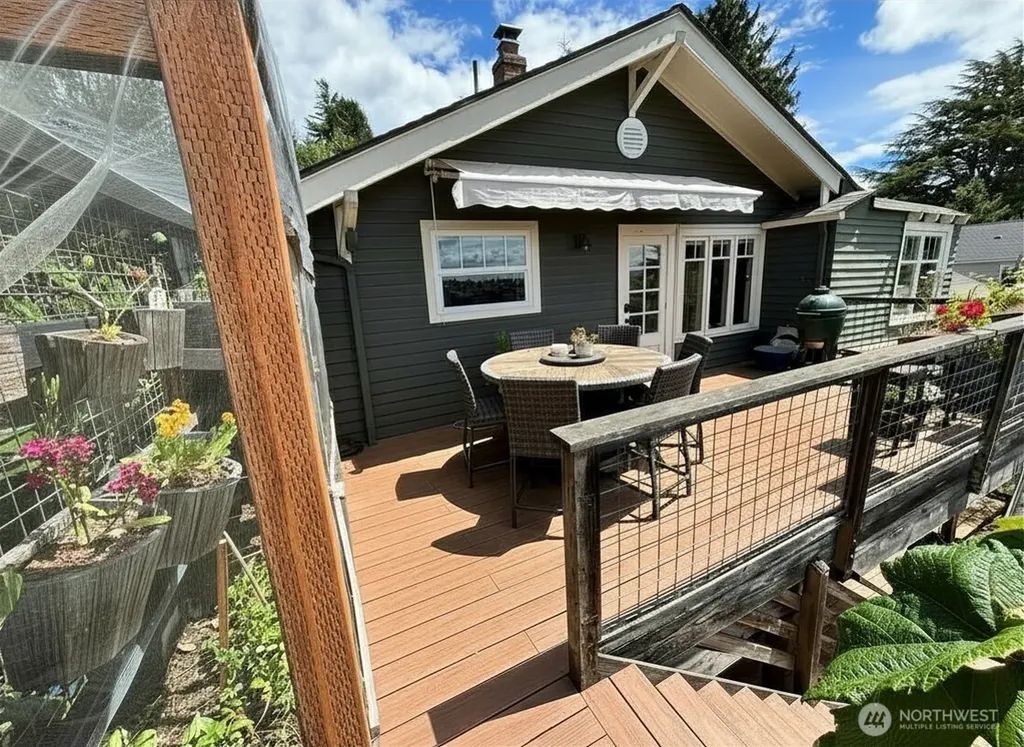 2535 12th Avenue W Seattle WA 98119