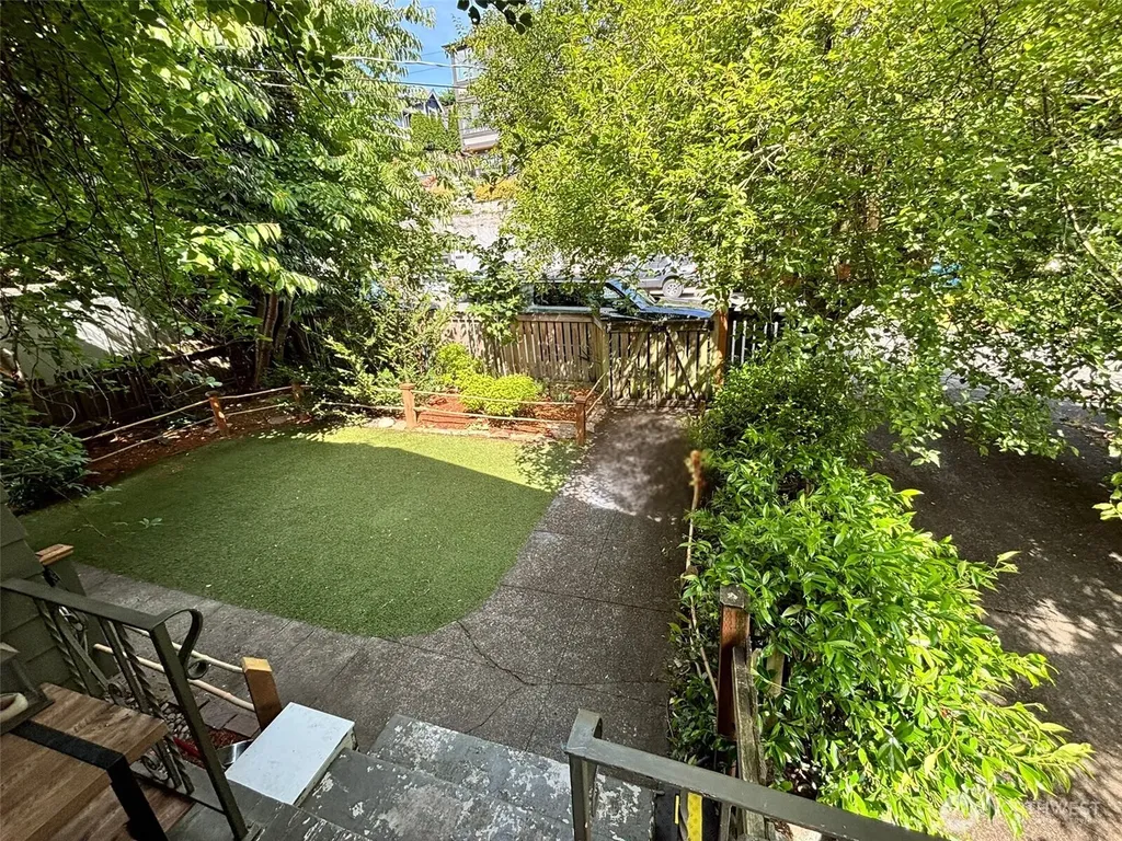 2535 12th Avenue W Seattle WA 98119