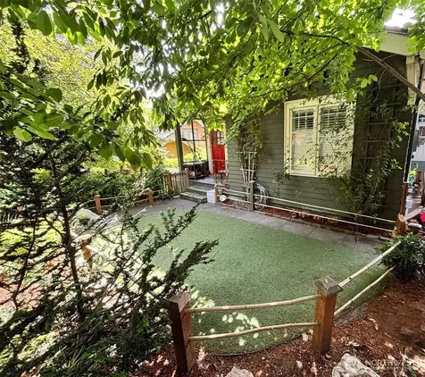 2535 12th Avenue W Seattle WA 98119