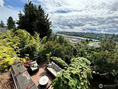 2535 12th Avenue W Seattle WA 98119