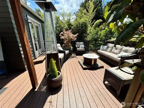 2535 12th Avenue W Seattle WA 98119