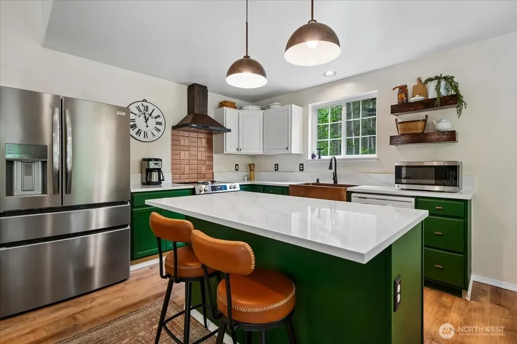 10002 Edgewood Drive Anderson Island WA 98303