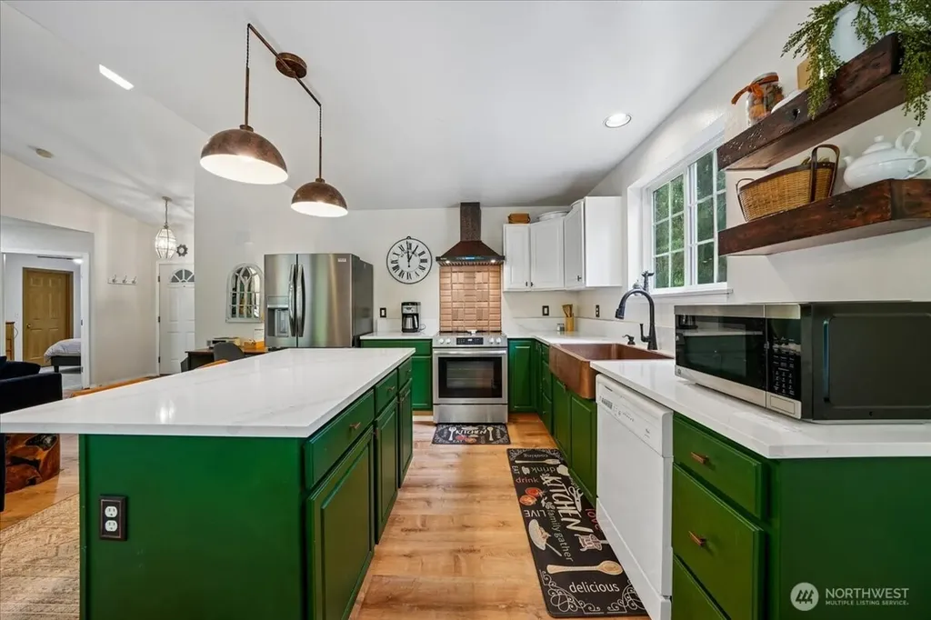 10002 Edgewood Drive Anderson Island WA 98303
