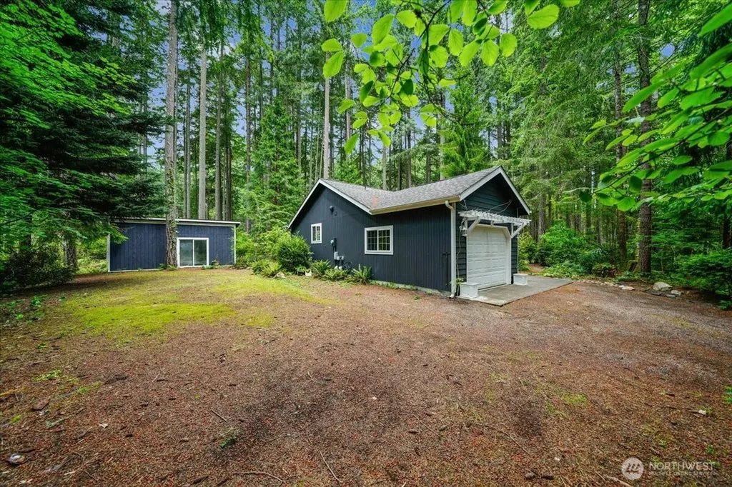 10002 Edgewood Drive Anderson Island WA 98303