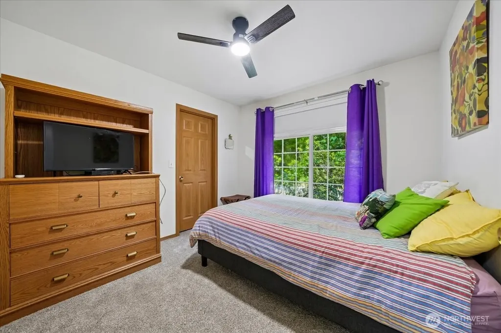 10002 Edgewood Drive Anderson Island WA 98303