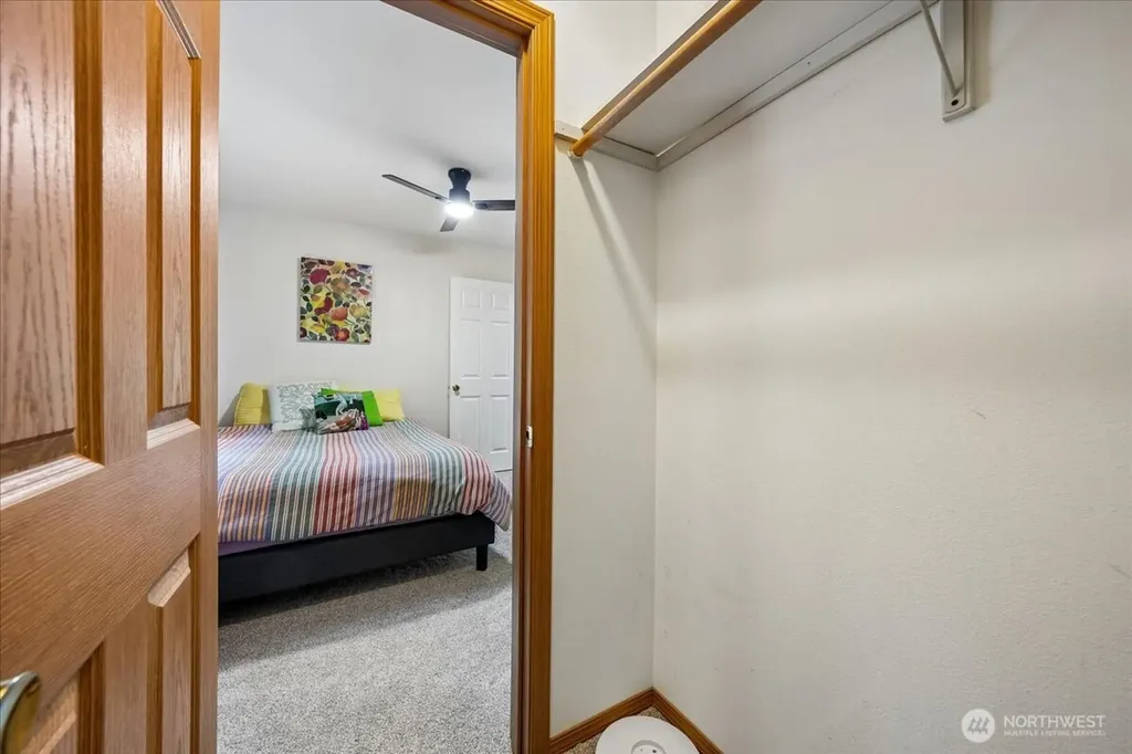 10002 Edgewood Drive Anderson Island WA 98303