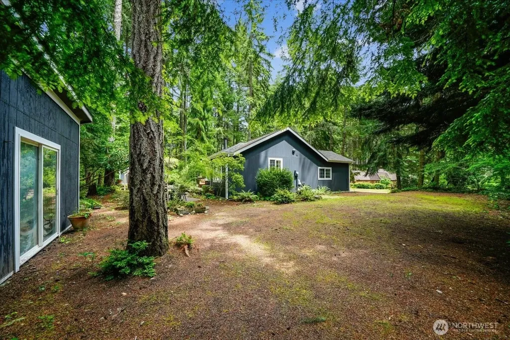 10002 Edgewood Drive Anderson Island WA 98303