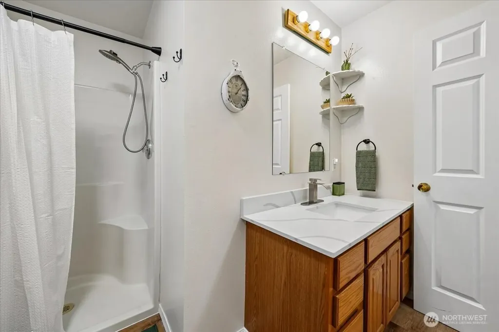 10002 Edgewood Drive Anderson Island WA 98303