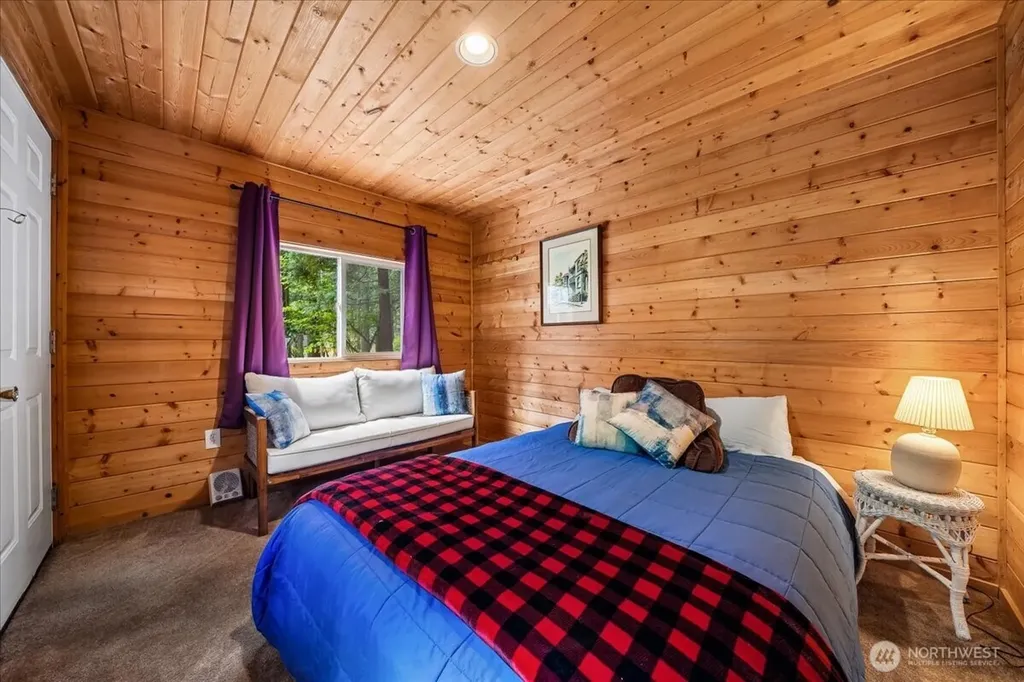 10002 Edgewood Drive Anderson Island WA 98303
