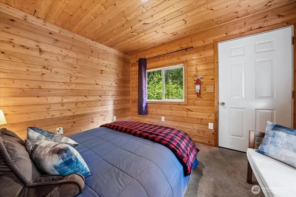 10002 Edgewood Drive Anderson Island WA 98303