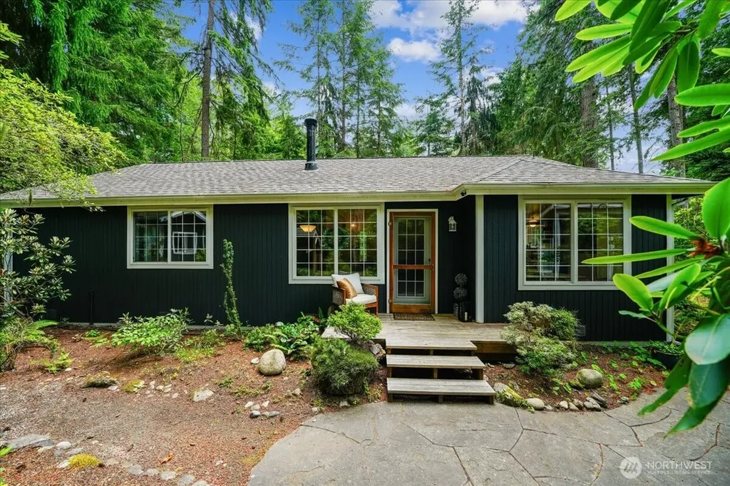 10002 Edgewood Drive Anderson Island WA 98303