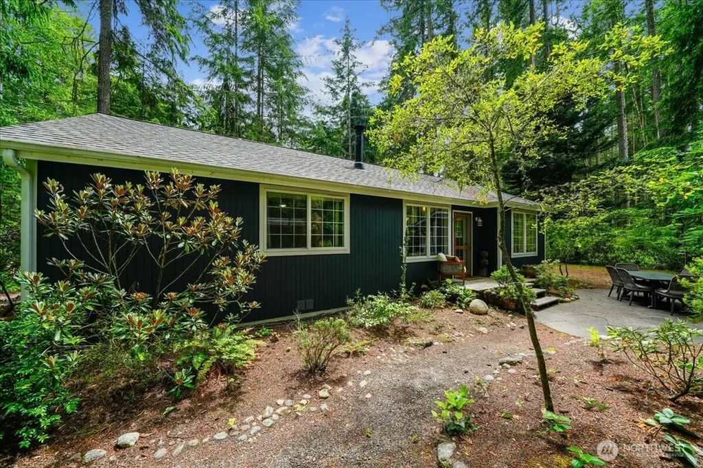 10002 Edgewood Drive Anderson Island WA 98303