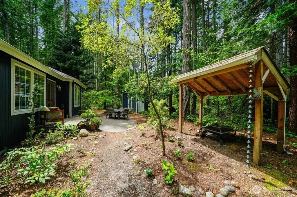10002 Edgewood Drive Anderson Island WA 98303