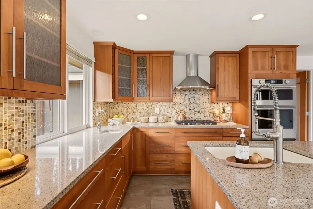 4601 Holly Lane NW Gig Harbor WA 98335