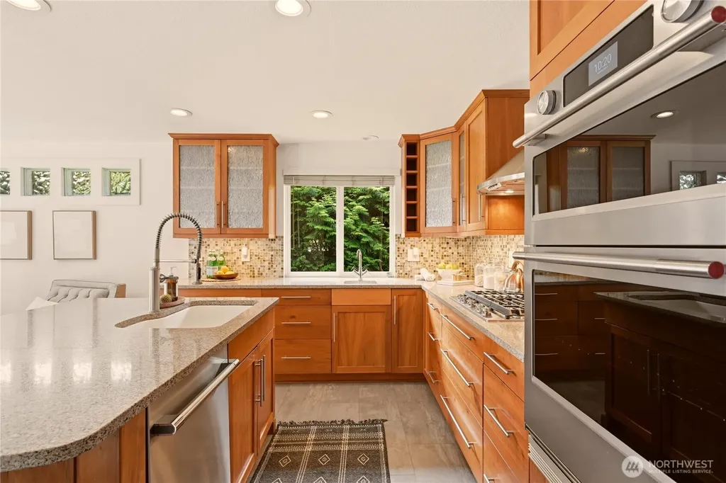4601 Holly Lane NW Gig Harbor WA 98335