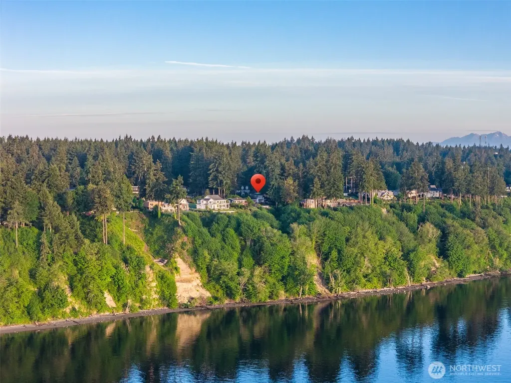 4601 Holly Lane NW Gig Harbor WA 98335