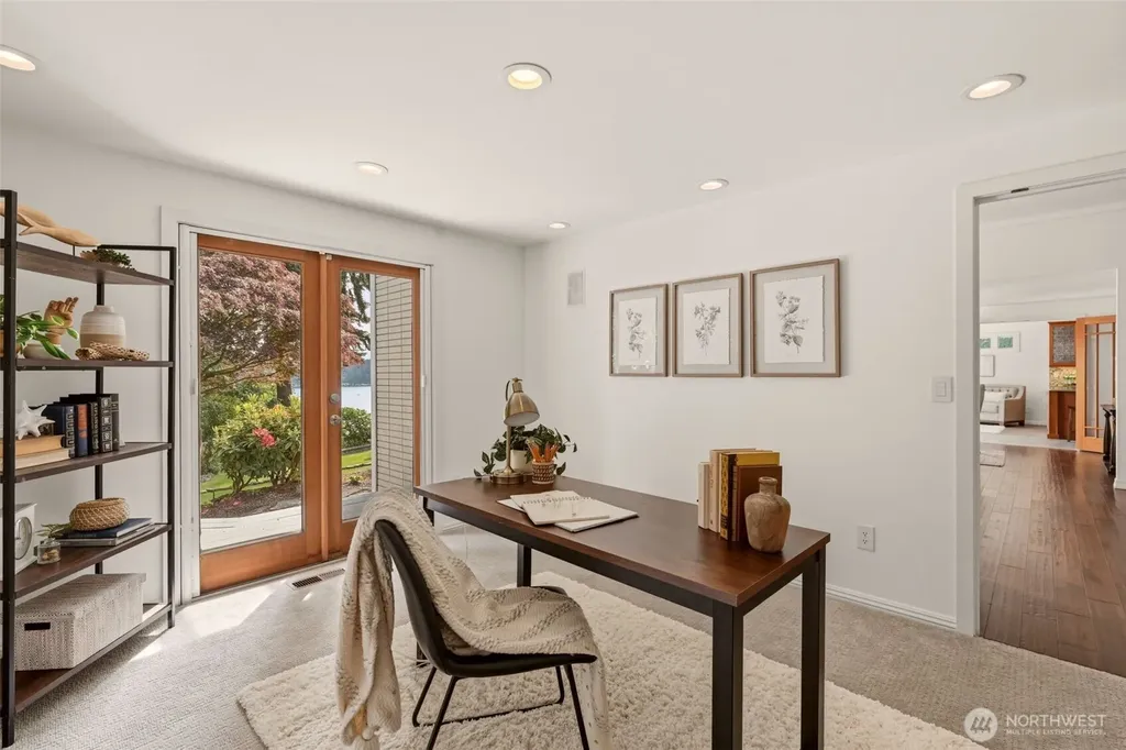 4601 Holly Lane NW Gig Harbor WA 98335