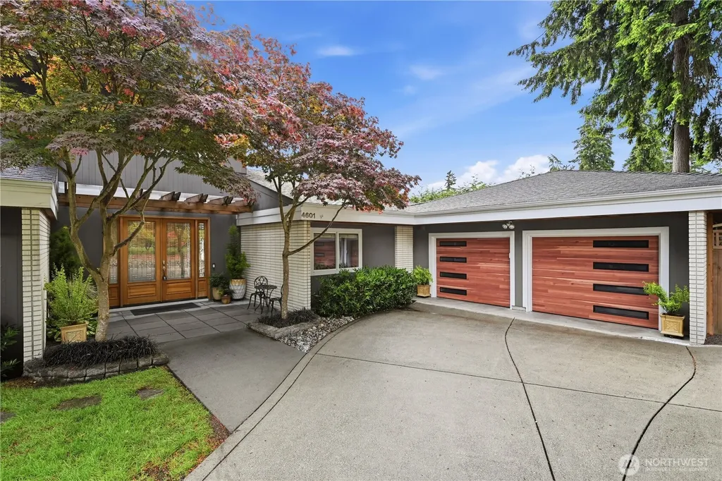4601 Holly Lane NW Gig Harbor WA 98335