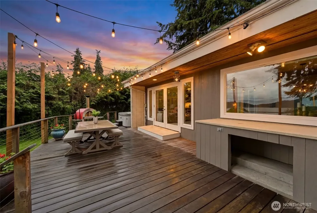 4601 Holly Lane NW Gig Harbor WA 98335