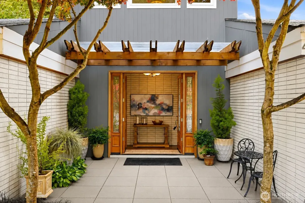 4601 Holly Lane NW Gig Harbor WA 98335