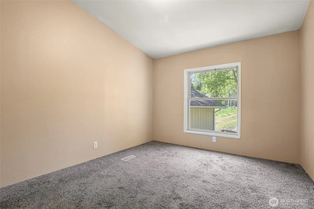 2035 Chico Way NW Bremerton WA 98312
