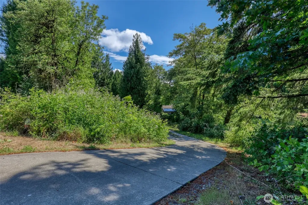 2035 Chico Way NW Bremerton WA 98312