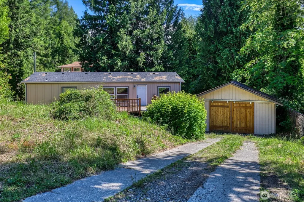 2035 Chico Way NW Bremerton WA 98312