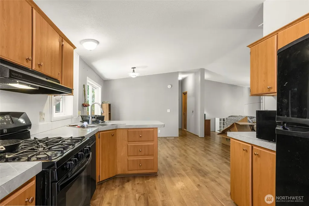 2035 Chico Way NW Bremerton WA 98312