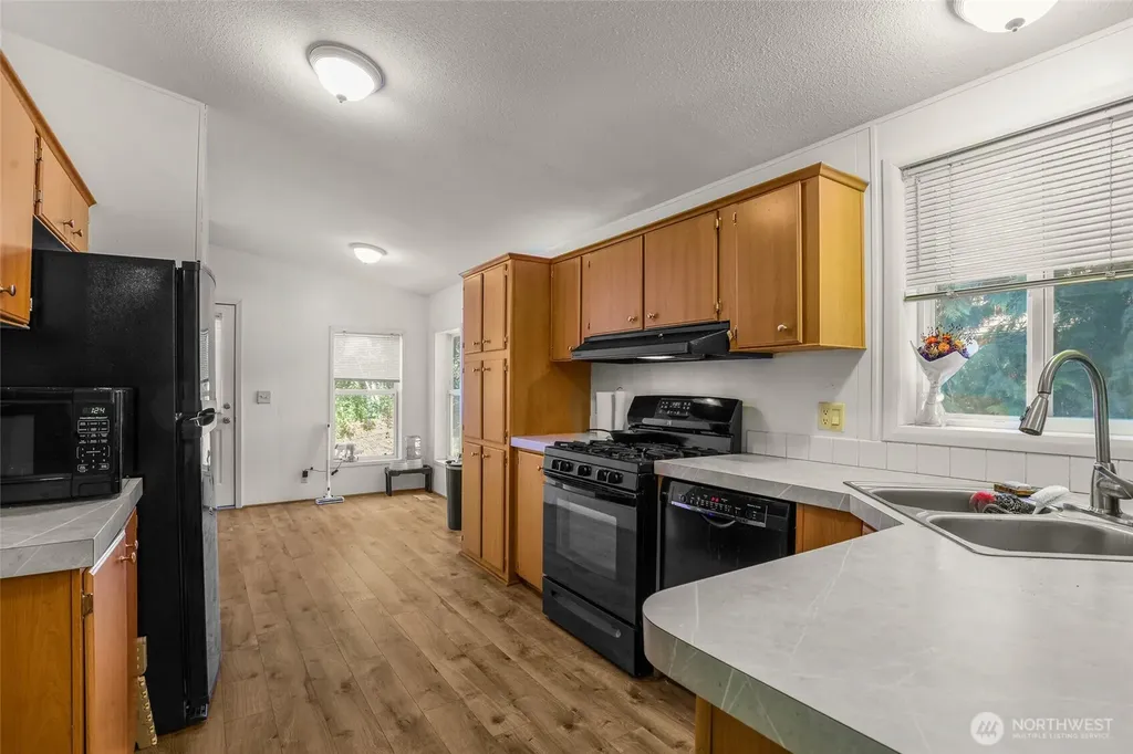 2035 Chico Way NW Bremerton WA 98312