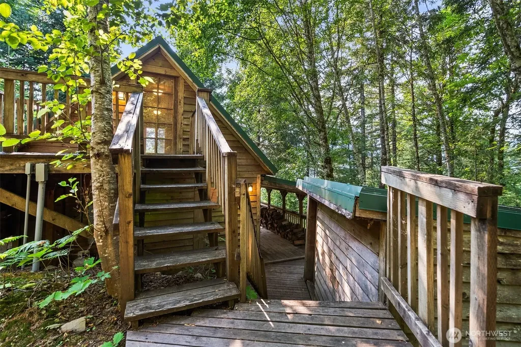 133 Hinkle Tinkle Packwood WA 98361