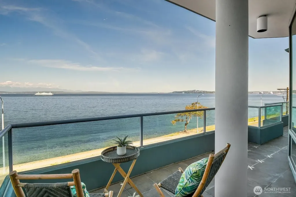1374 Alki Avenue SW Seattle WA 98116