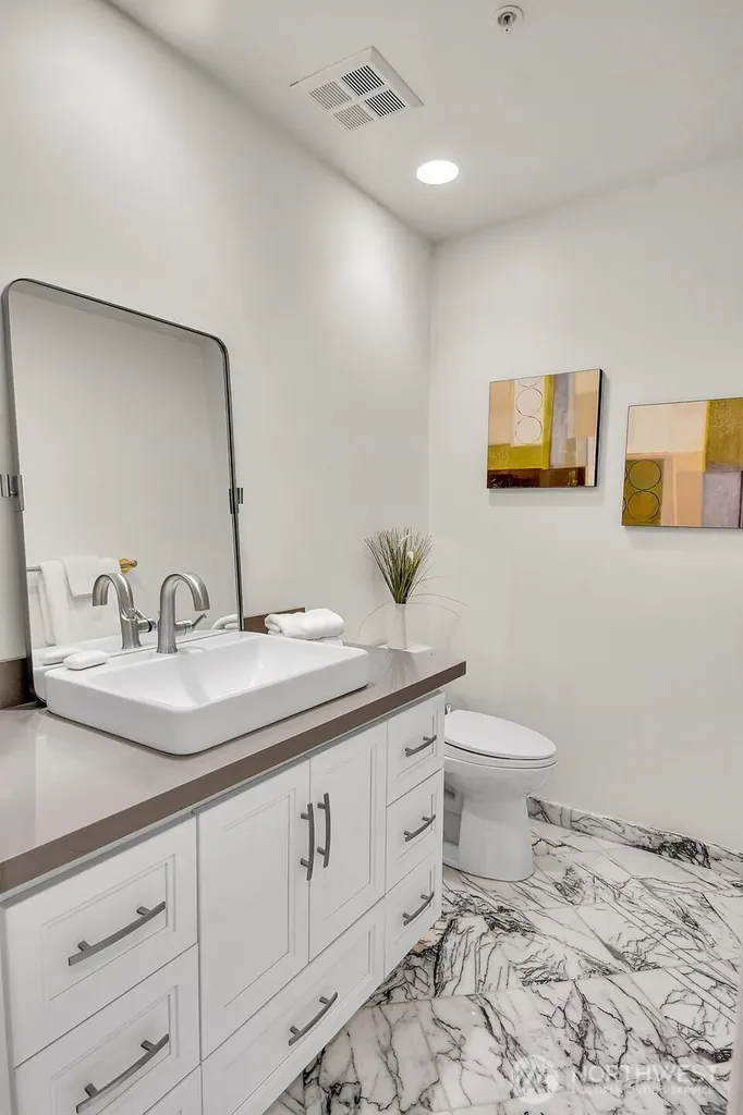 1374 Alki Avenue SW Seattle WA 98116