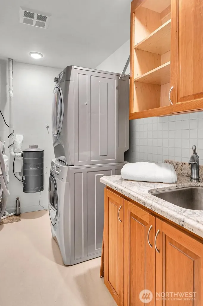 1374 Alki Avenue SW Seattle WA 98116